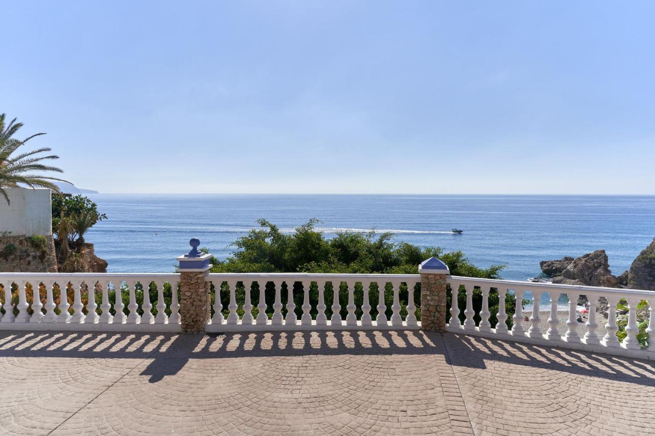 Carabeo 23- Acceso A La Playa Appartement Nerja Buitenkant foto