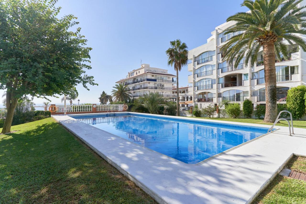 Carabeo 23- Acceso A La Playa Appartement Nerja Buitenkant foto